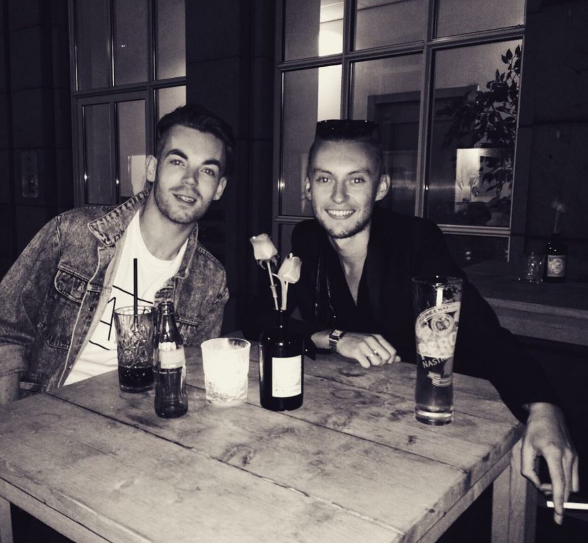 hulme7's tweet photo. My #tbt living the dream in #Amsterdam circa 2014. Less than 2 weeks til we’re back home @seanmarc7989 https://t.co/Fd1k90hepQ