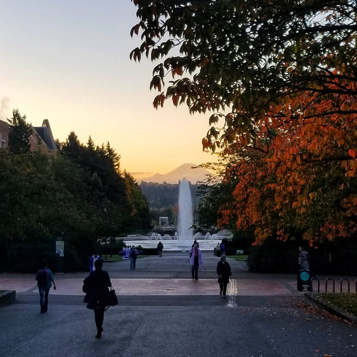 uwnews's tweet photo. Like the view? Join our team! We're hiring an #engineering writer. 

Details here: https://t.co/UX8JFRMpoP #journojobs #SciComm #sciencewriters #writerjobs #huskyjobs #UWjobs https://t.co/kcgMqxdrlW