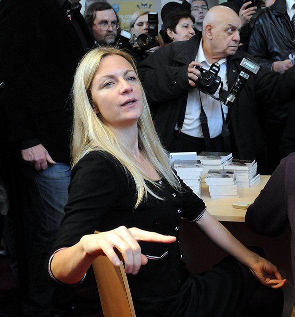 livreshebdo's tweet photo. Stéphanie Chevrier succédera à Hugues Jallon à La Découverte https://t.co/29kOkoM4nj @Ed_LaDecouverte #edition https://t.co/667bLb5sHr