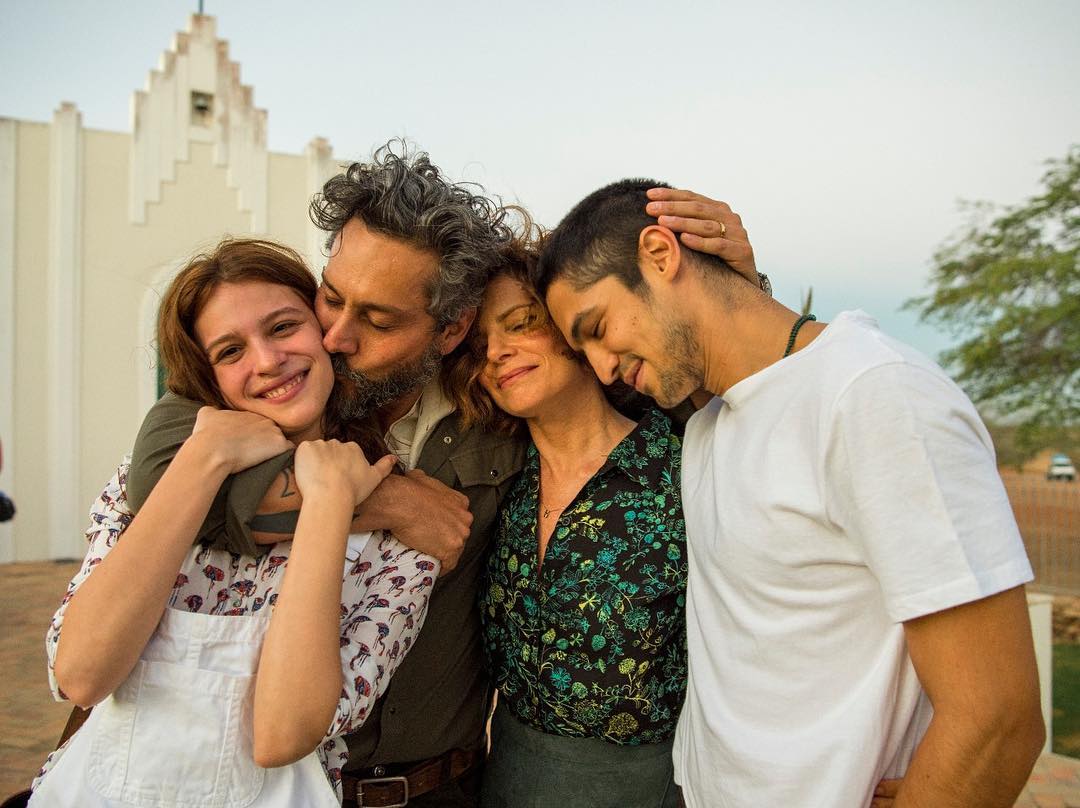 ThallysBAlm's tweet photo. Lara Tremouroux (que fez #FilhosdaPátria), Alexandre Nero, Débora Bloch e Gabriel Leone juntos nas gravações de #OndeNascemosFortes, próxima novela das 23h. Já ansioso pra ver! https://t.co/AfNCnF72Wd
