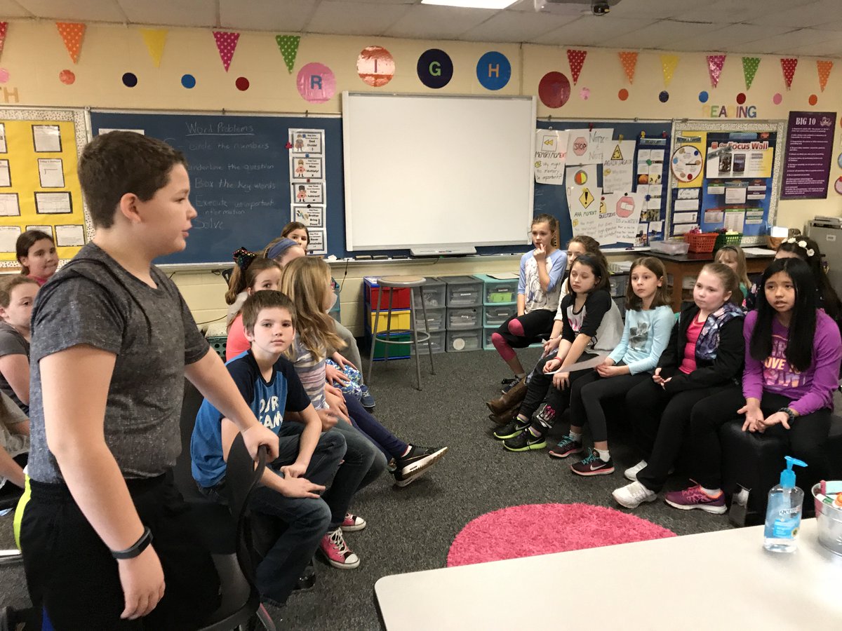 MarilynDoan's tweet photo. CLASS DEBATE ABOUT CHROMEBOOKS...GREAT INSIGHT! #EWAUBU #EWLittles #EWgameon #spoton https://t.co/L9tOR7tscT