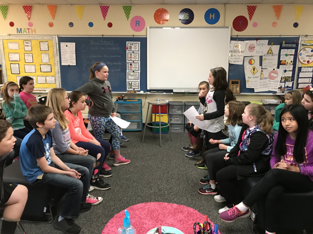MarilynDoan's tweet photo. CLASS DEBATE ABOUT CHROMEBOOKS...GREAT INSIGHT! #EWAUBU #EWLittles #EWgameon #spoton https://t.co/L9tOR7tscT