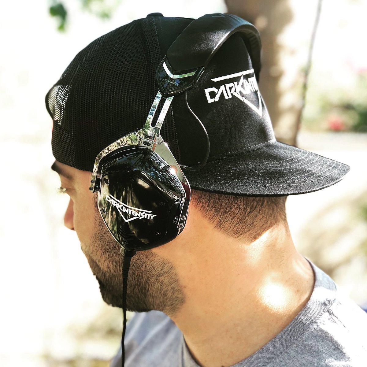 DarkIntensity's tweet image. A special thanks to @vmoda for taking care of me with these sick Crossfade M-100’s and custom Dark Intensity shield kit! #darkintensity #vmoda