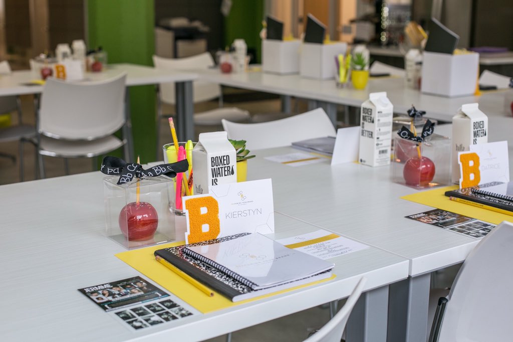 TheBeeAgencyPR's tweet photo. We always switch up #BeecomingYourBrand:The University for every semester. This weekend We'll be hosting the course for a full 2-days w/ a intimate professor meet &amp; greet and orientation and the next day teaching a full 6 hour course to 15 amazing students 🐝 https://t.co/rS3yQ6Fk21