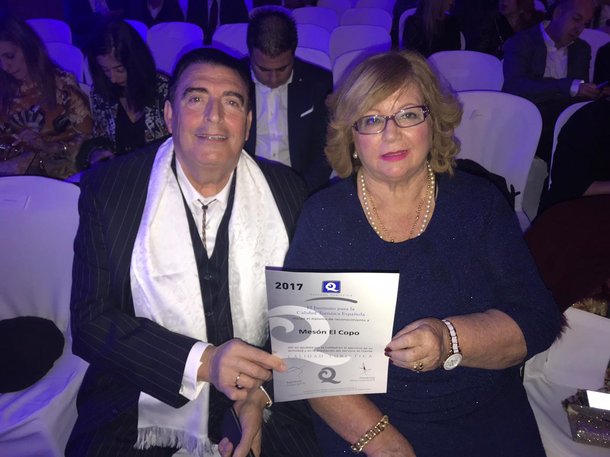 mesonelcopo's tweet photo. Qué nervios, estamos en Los premios de la Q de calidad turística "La Noche Q", #nocheq  Os seguiremos contando como va la noche #Losbarrios #Palmones https://t.co/T2OBjHvQQG