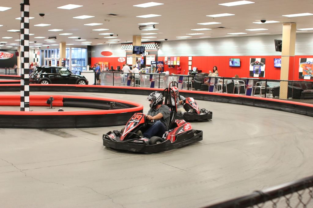 need2speed's tweet photo. Pedal to the metal. Do you prefer to use your brakes often or just accelerate more after the turns? #RaceStyle https://t.co/hFImANlLvv