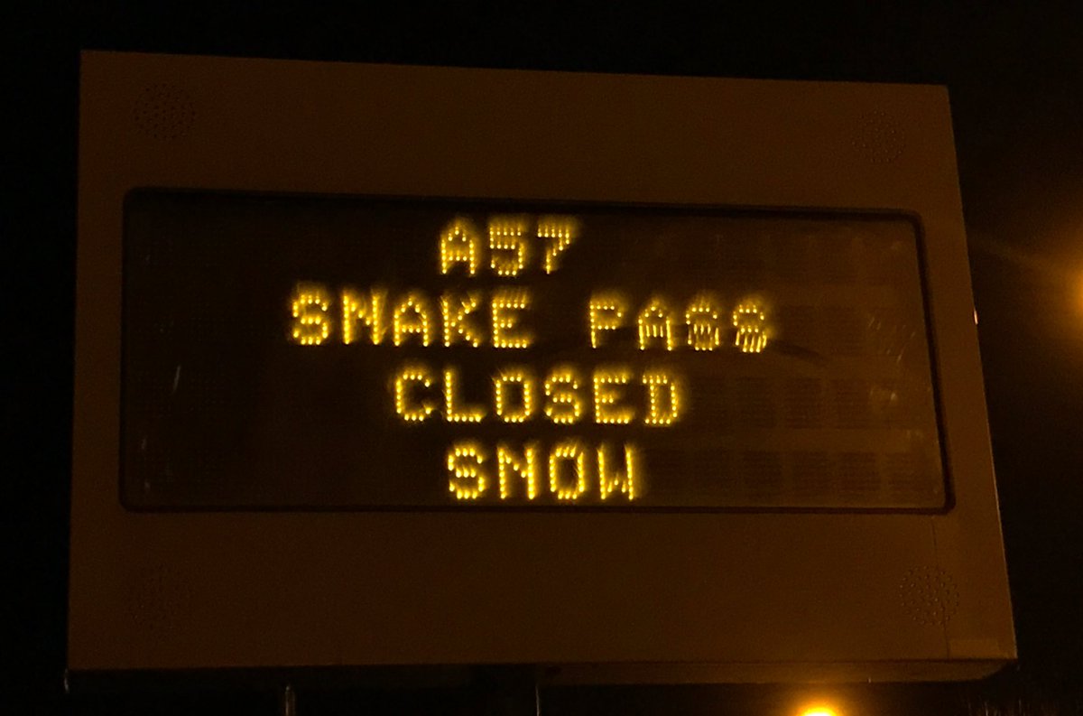 WildSheffield's tweet photo. Stay safe on the roads folks! #snowyThursday https://t.co/KuMU0aaAId