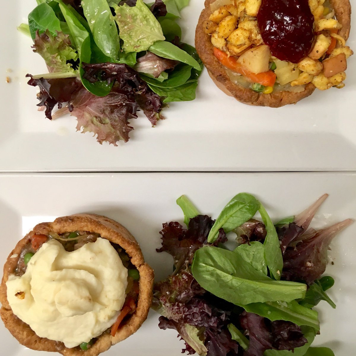 iLuvMagpie's tweet photo. No #PieClass tonight, so we're open 'til 9! It's the perfect night for #DateNightDinner — #PotPie for 2! https://t.co/6K5rsAk8W7