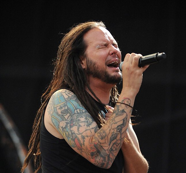 Happy 47 birthday to Jonathan Davis from KoRn. One of my favorite vocalists  