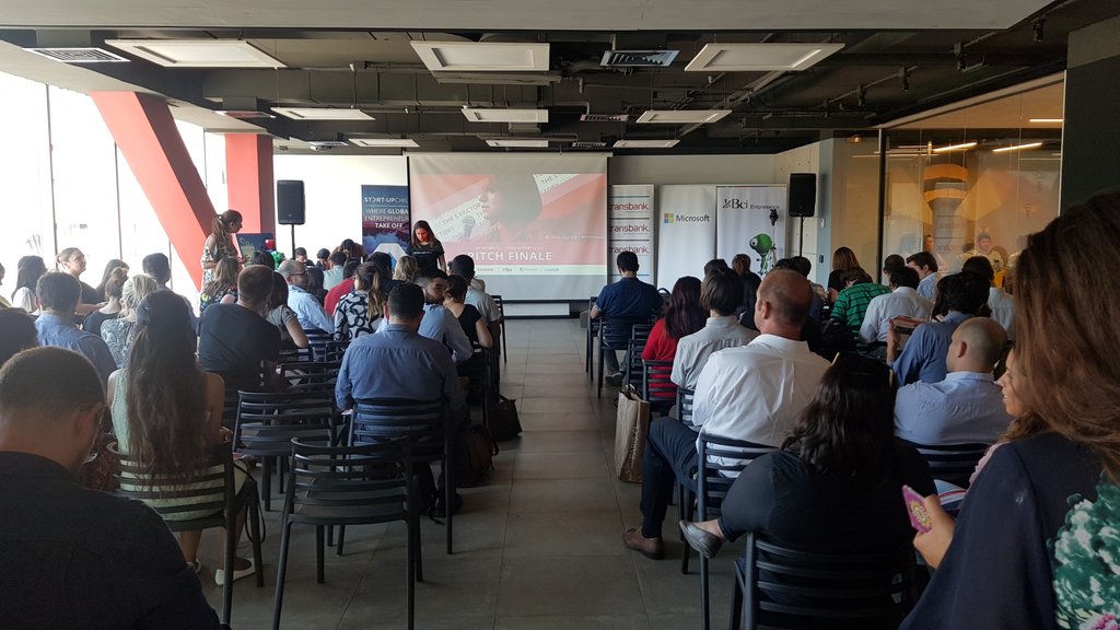 vincenup's tweet photo. Disfrutando de S Factory Gen6 #PitchFinale en Start-Up Chile https://t.co/RWkul4FLG4