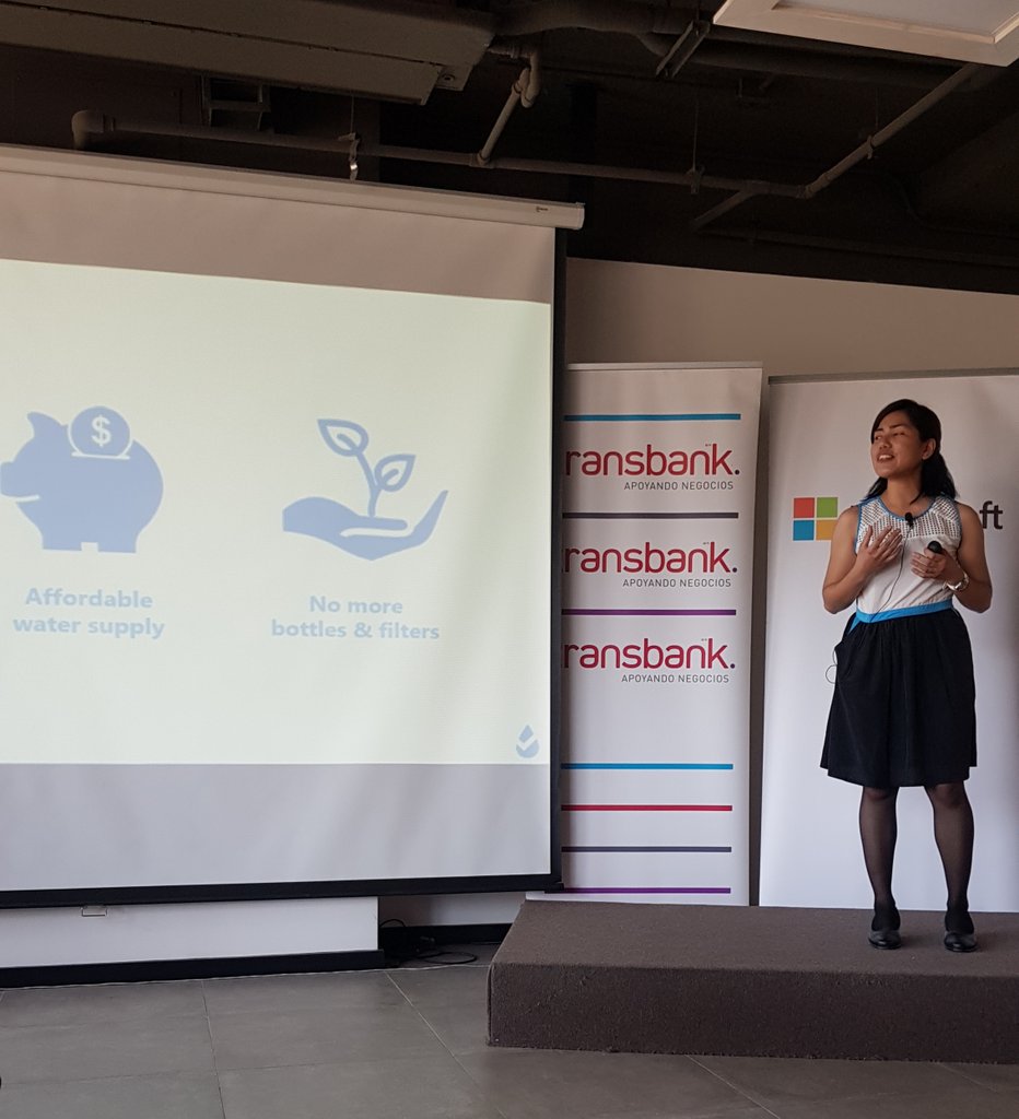 vincenup's tweet photo. Interesantes propuestas en el #PitchFinale en Start-Up Chile https://t.co/D5ucD9DaED