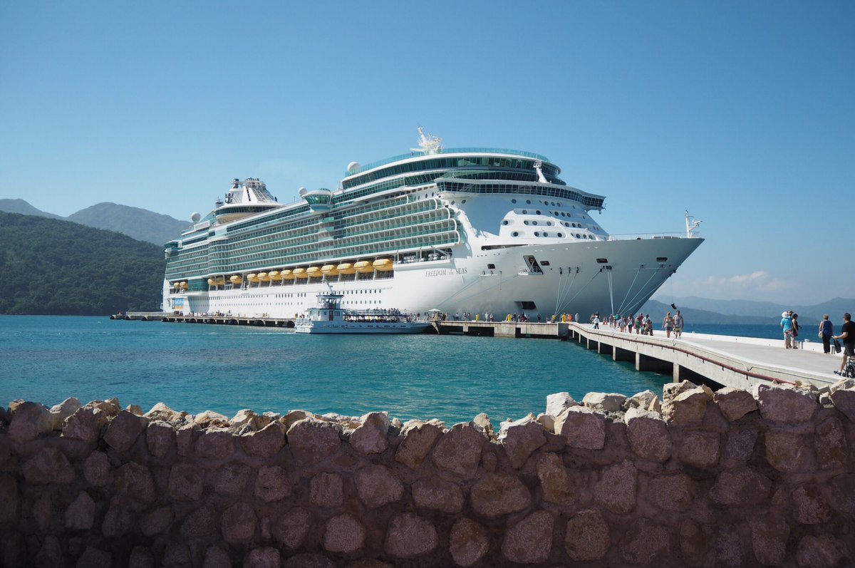 Flicking through all my holiday pictures after watching #TheCruise