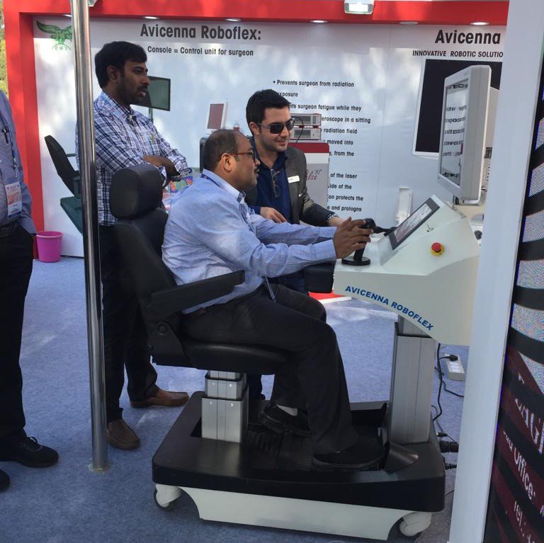 askabakci's tweet photo. The World's first robot for flexible ureterosopy Avicenna Roboflex is in the #USICON2018 in Jaipur-India. @USICON2018 https://t.co/j2sCNsyf2Y