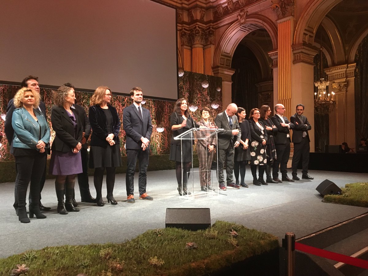 SeldaBesnier's tweet photo. Ouverture prochaine d’une #EcoleNumerique gratuite, enjeux du #DefiClimat et préparation de @Paris2024, ont été au cœur des vœux de @Anne_Hidalgo aux acteurs sociaux, associatifs, culturels et sportifs mobilisés dans @Paris. https://t.co/kIpD88ca7r