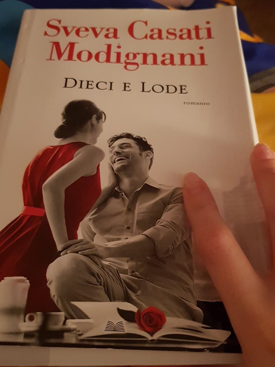 Eleonor38323151's tweet photo. #buonanotte #leggendo #diecielode https://t.co/4MgEFU3bEk