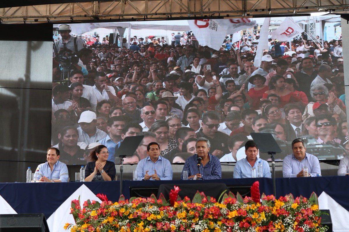 “¡La electrificación nos ayuda a reducir la pobreza! ¡Felicitaciones, ciudadanos de 'La Ventura'! ¡Con esta obra no solo alumbramos calles, sino también iluminamos sus vidas y damos más luces a su futuro!”, <a href="/Lenin/">Lenín Moreno</a> Moreno #GranMingaAgropecuaria