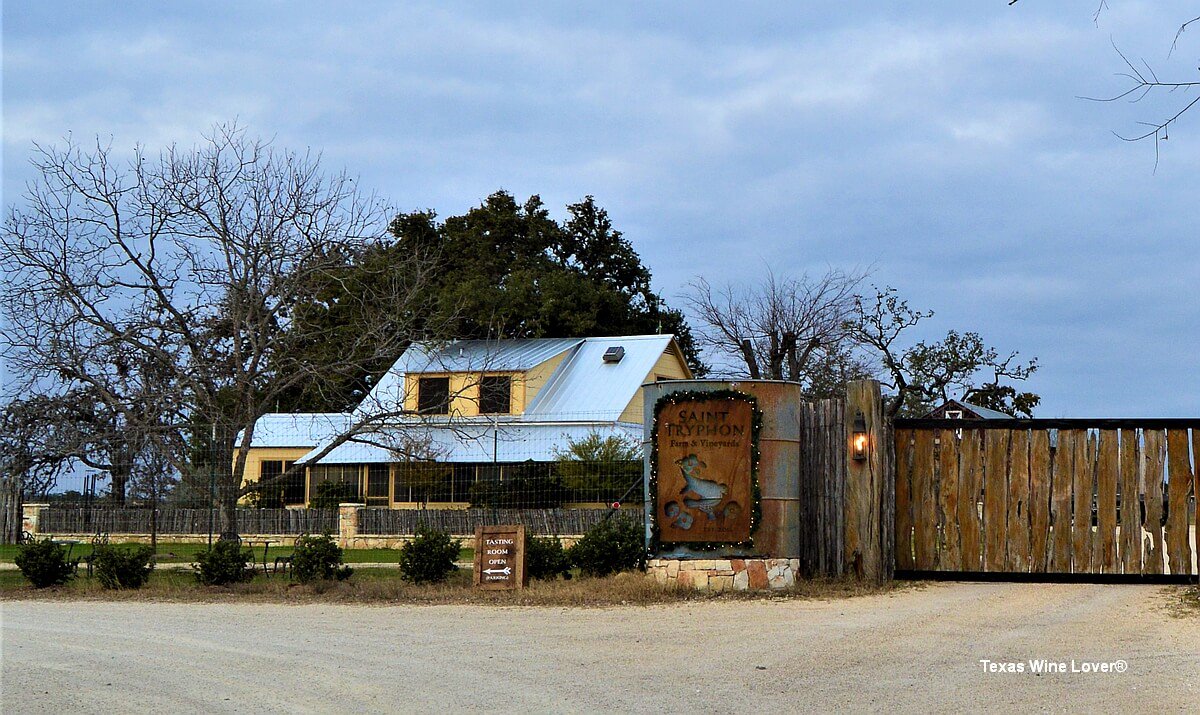 TXWineLover's tweet photo. The Winding Road to Saint Tryphon Farm &amp; Vineyards https://t.co/EkN4IC1kol #txwine @StTryphonWine https://t.co/5uhGbNnH61