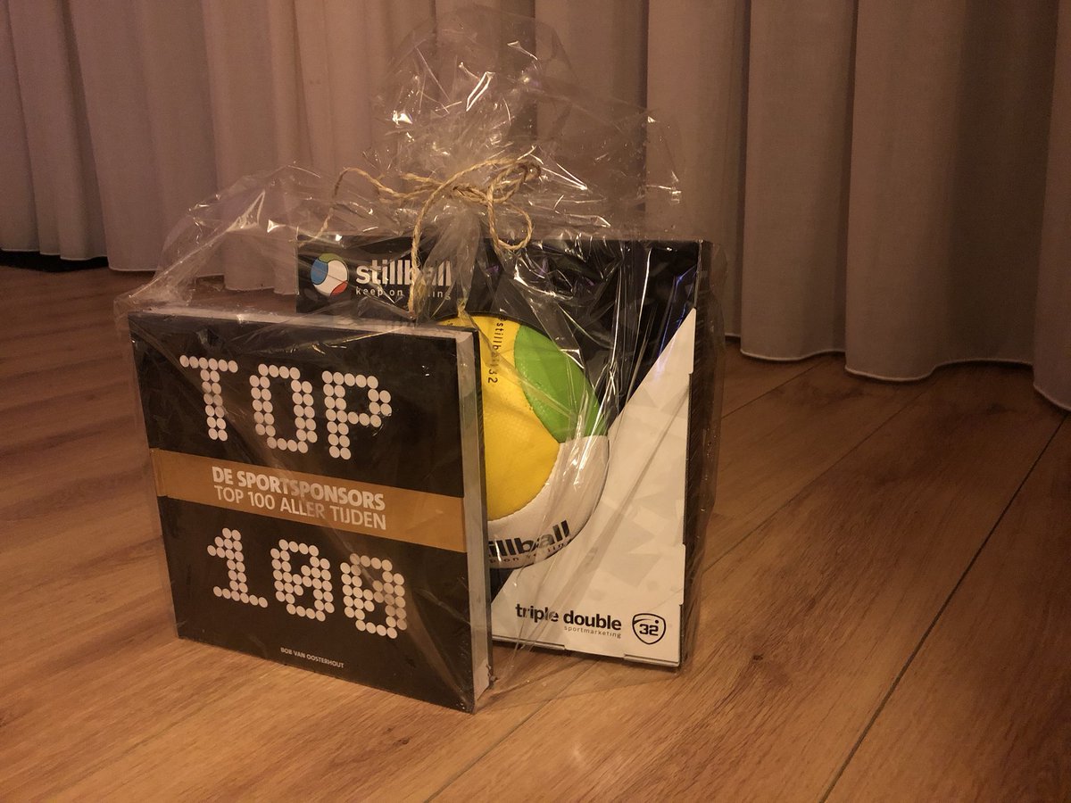 JaccoHeijblok's tweet photo. Eerste prijs van 2018 is binnen en gelijk een hele grote. Winnaar van de sportquiz bij de #NewYearsTalentToast @TripleDoubleNL. Vanaf nu wordt #Stillball ook boven de rivieren gespeeld 😉 https://t.co/bQIckyn16O