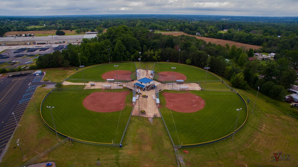 2VSixAerials's tweet photo. #TBT back to last year and our trip over to the Field of Dreams in Rainsville for a short flight. #rainsville #fieldofdeams #softball #baseball #aerials #dronestagram #dronephotography #playball #mydekalb https://t.co/bX6KC9DGBd