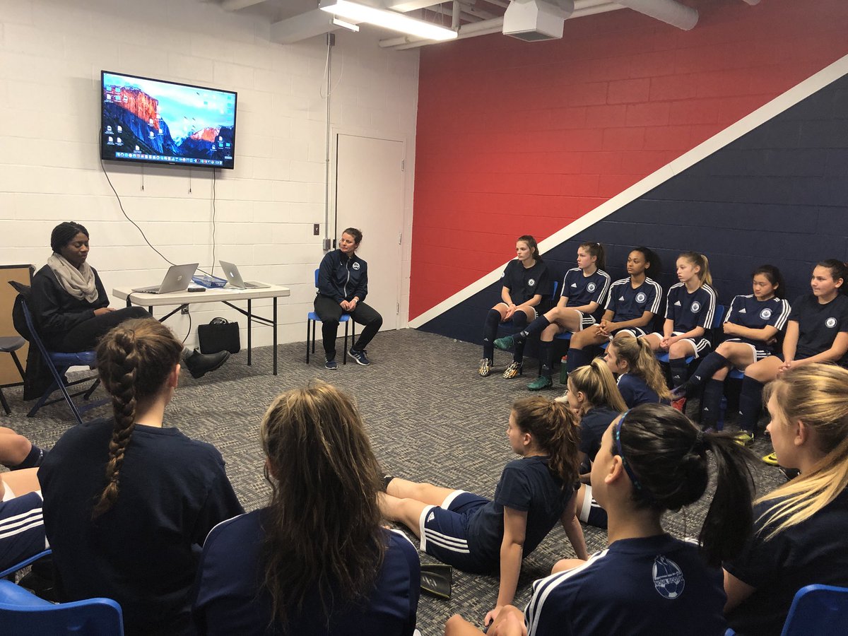 Big thank you to <a href="/Nkemg22/">Nkem Ezurike</a> for speaking with our #REX players this afternoon about her university, national team and pro journey! #NSpride