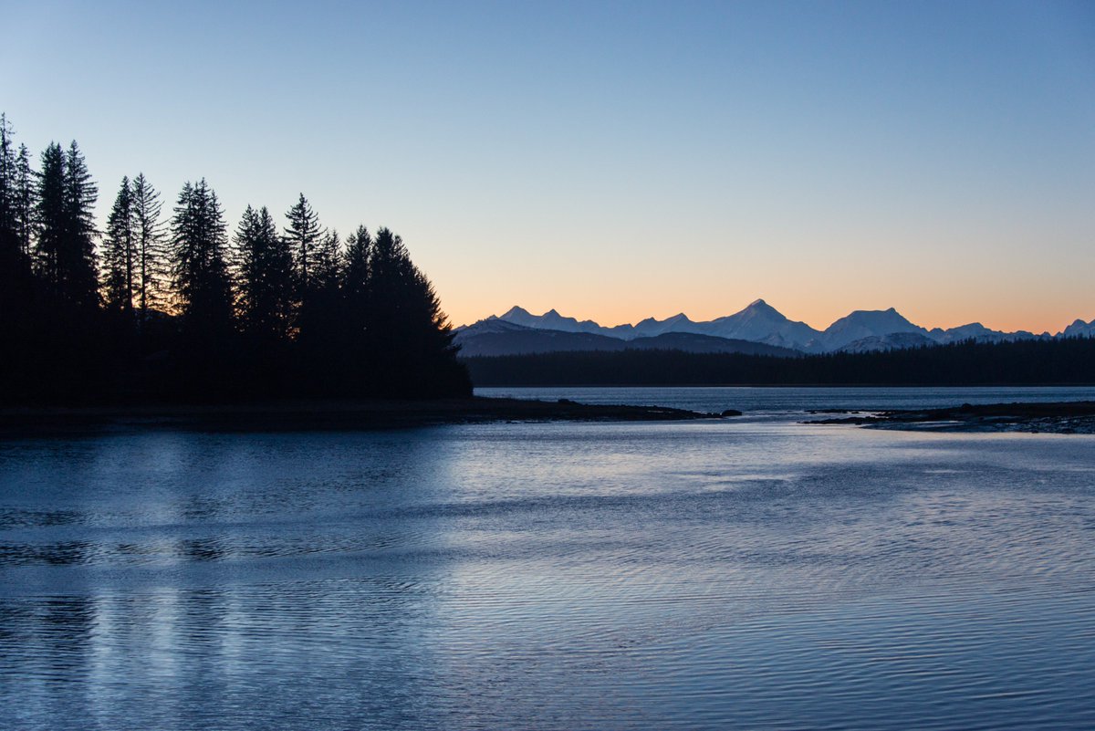 GlacierBayNPS's tweet photo. Winter sunsets at Bartlett Cove can be the most captivating of all. Those that brave the cold are often rewarded with a private showing, with only a loon or sea otter for company.

#Alaska #FindYourPark #ThursdayThoughts https://t.co/B4xSpslHmY