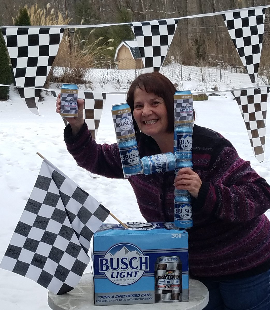 herkygrl's tweet photo. #buschtodaytona #ContestPitCrew Four the Win at the Daytona 500! @BuschBeer https://t.co/0ATN6LT9WW
