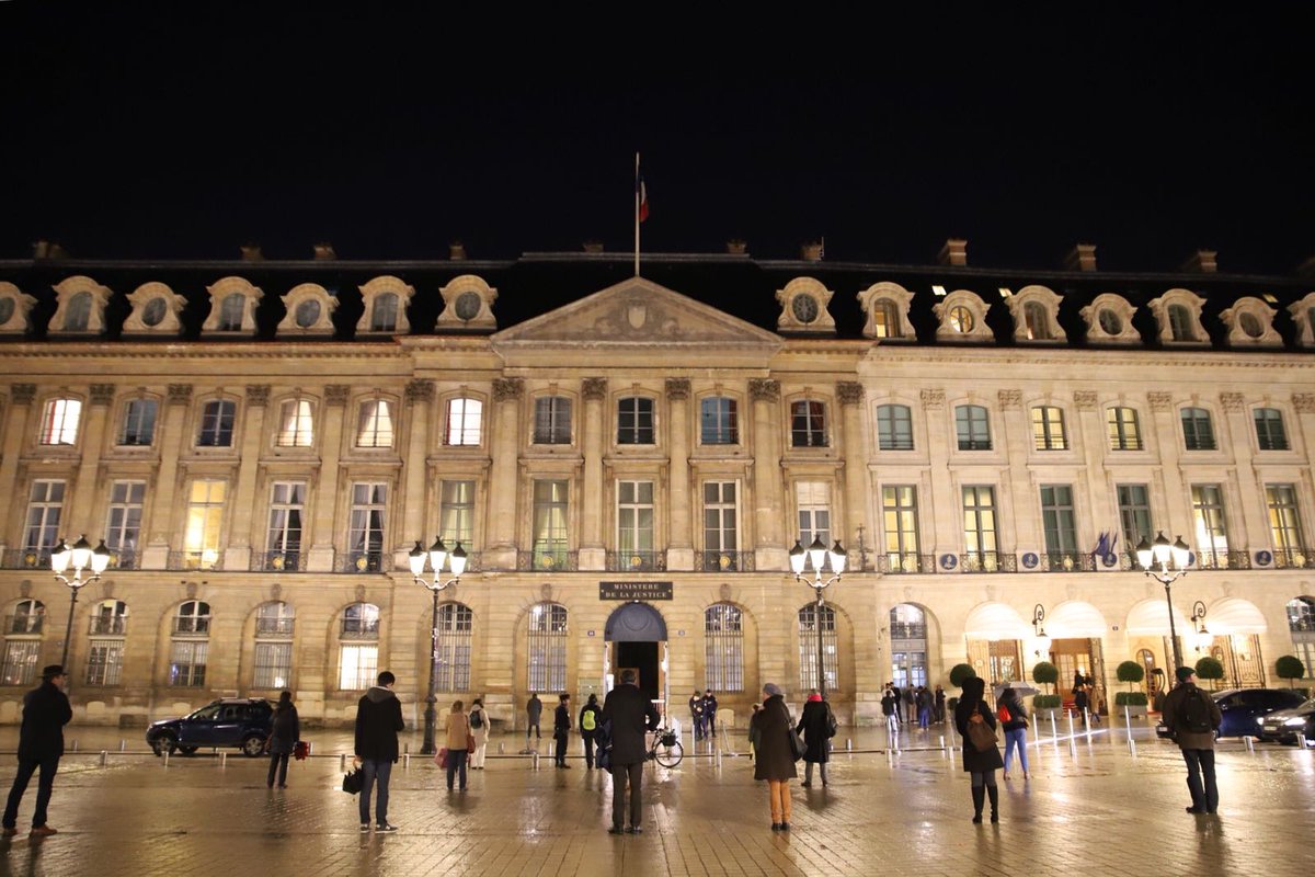 Les #Sentinelles ne lâchent rien, sont vigilantes à l'ouverture des états généraux de la #bioethique2018, pour le respect absolu de la dignité humaine