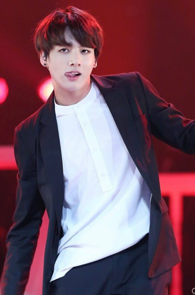 atl_kpop's tweet photo. RT IF YOU LOVE JUNGKOOK IN SUITS #iHeartRadio #BTS #BTSARMY #BestFanArmy #iHeartAwards @BTS_twt https://t.co/gy34T24o9L