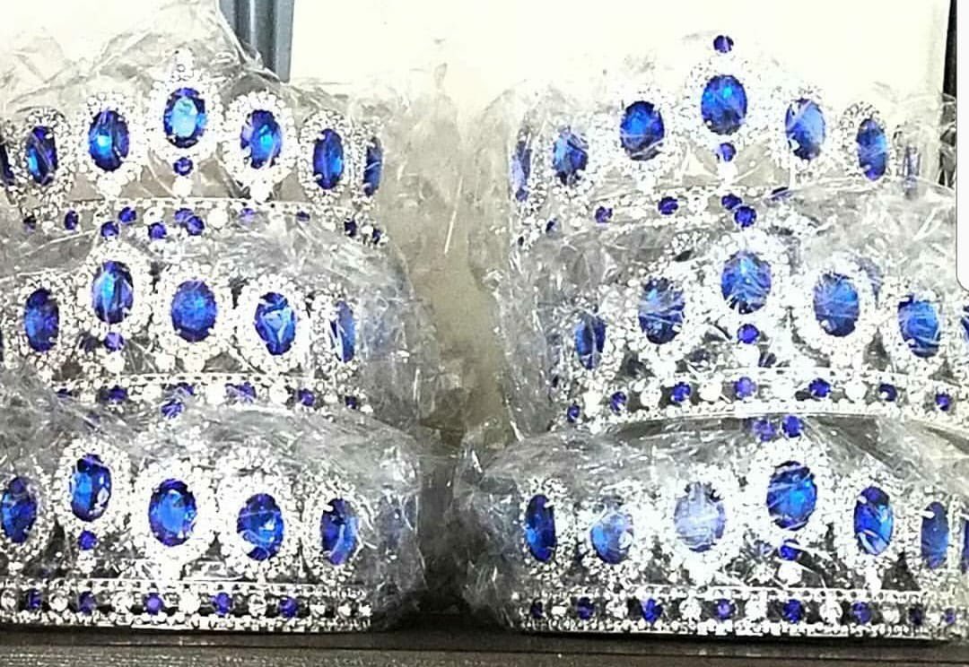 Mainers85's tweet photo. These USA state crowns are waiting for you!!! Entries close on May 1st! To learn more, go to https://t.co/gA0joXg2By #UniversalPageants #GirlsSupportGirls #pageant #MrsUniversal #MsUniversal #MrsUSAUniversal #JoinTheSisterhood https://t.co/pij3rH2sRK