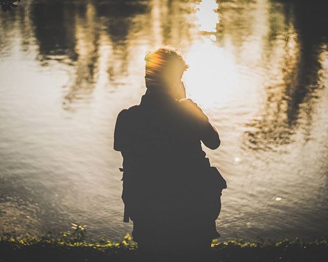 wearecampackers's tweet photo. Cool weather can't keep #campackers inside! Get out an enjoy that #goldenhour. #backpack #sunset #photographylife #photographerslife #camerabackpack #naturelover #lake #mountain #all_shots #capture #moment #lakereflection #dslr #dslr_photography #tripod … https://t.co/6zBg4FwtEb https://t.co/pHGtQzfsQ8