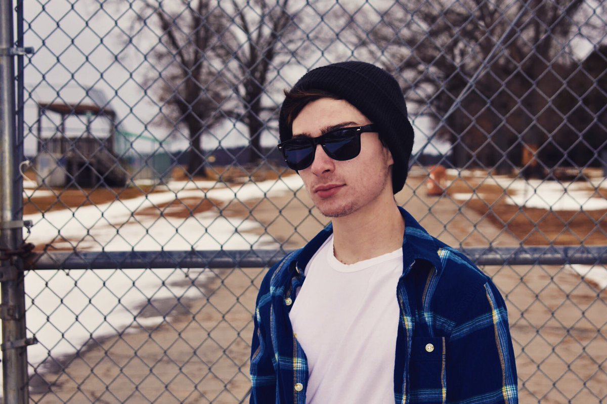 rybeeezy's tweet photo. 😏🔥 #swag #cold #style #stylish #me #instagood #swagg #dt #model #dope #hatersgonnahate #photographermodel #calvinklein #hollister https://t.co/fUH7ML9gY5