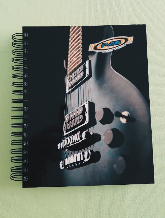 _diavalw's tweet photo. Mi papá se quedo sin laburo y lo estoy ayudando a vender las agendas que hace. Un rt no cuesta nada por favorrrr 🙏💖 https://t.co/6fbG1FNVox