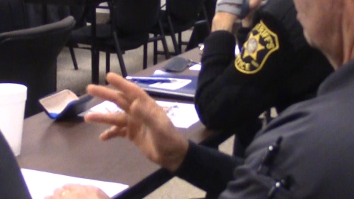 coasttvnews's tweet photo. Police Department Holds Training to Communicate with Deaf or Hearing Impaired ~WRDE News~ https://t.co/6OZVp1CXv3 #FirstResponders #Police #Training #DeafDrivers #SignLanguage https://t.co/48VwP1est8