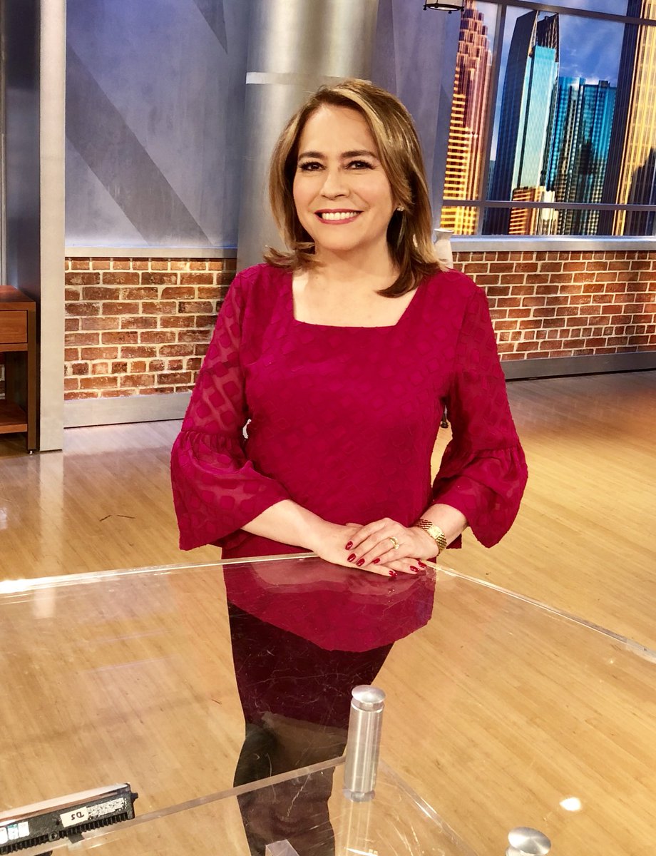 PatriciaRamosTV's tweet photo. ¿Por qué cree usted que el #Congreso de #EE.UU. no logra ponerse de acuerdo sobre una #reforma #inmigratoria? Los espero en #PanoramaMundial 7pm hora de #Miami por @CNNEE @CNNVenezuela @cnncolombia @CNNArgentina @CNNEEfans https://t.co/vDjhyunSqR