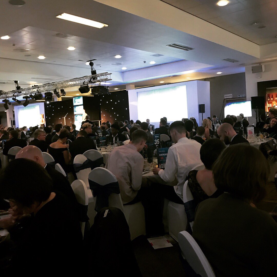 nicolaDPT's tweet photo. @LMSportsAwards #LMSA2017 thank you for a wonderful evening. A real privilege to be there .. #9stonelighterniki https://t.co/PGgyVoZcaw