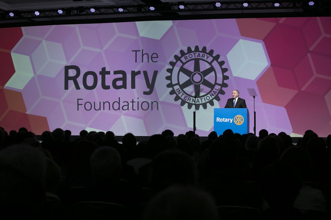 Rotary's tweet image. For the 10th consecutive year, The #Rotary Foundation has received the highest rating — four stars — from Charity Navigator. @CharityNav on.rotary.org/2mRuKWe