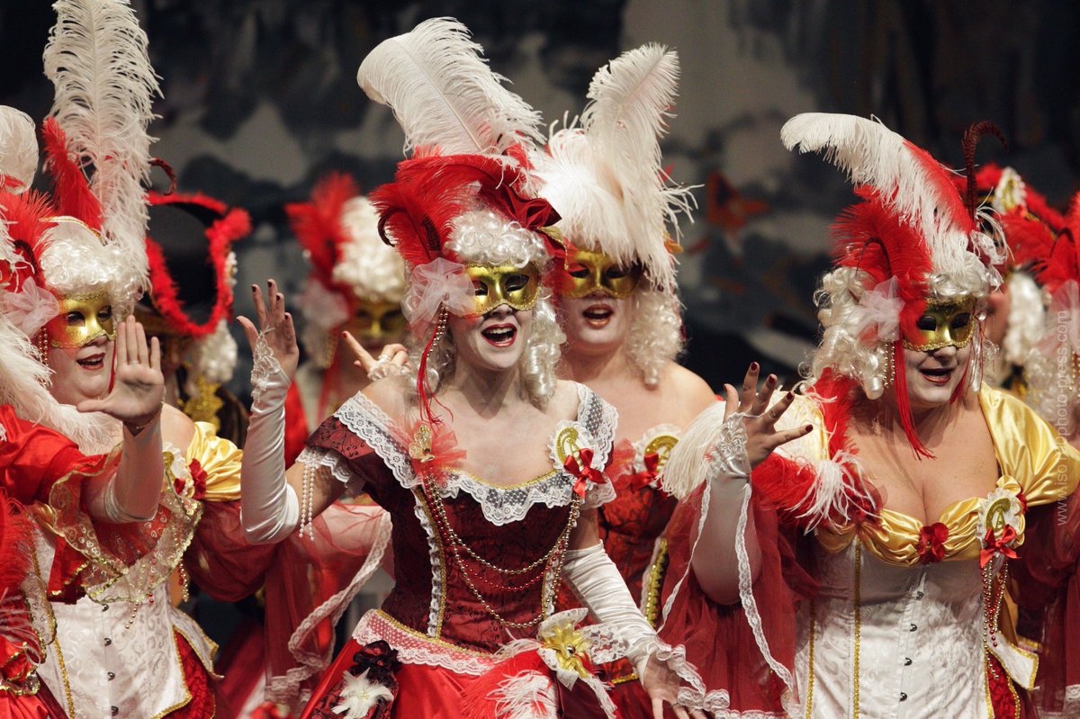 iso100photpress's tweet photo. 🎭 Finaliza la 2ª Preliminar del #Coacmlg2018 @CarnavalMLG en el @teatroalameda. Las mejores 📷 imágenes en nuestra web: https://t.co/N4Vwec0o0L. #CoacMLG #CarnavalMLG. https://t.co/hNZdCKpAnp