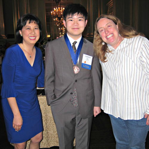 LeeTerenceK's tweet photo. ⚡️ “2017 Jefferson Award honors EqOpTech founder, Terence Lee”
https://t.co/9y58ZKMrrw https://t.co/l08VhKrVVo