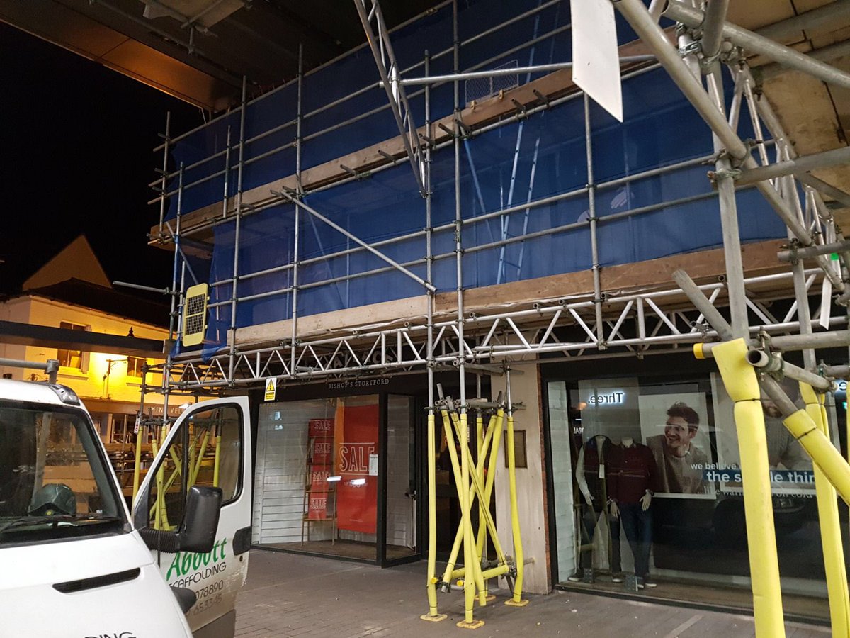 DailyScaffolder's tweet photo. Independent Scaffold for Cladding/Render at Jackson Sq. site Bishops Stortford 👍🏼🔩🔧😁#scaffolding #scaffolders #abbotts #independent https://t.co/4EKZVNWqdq