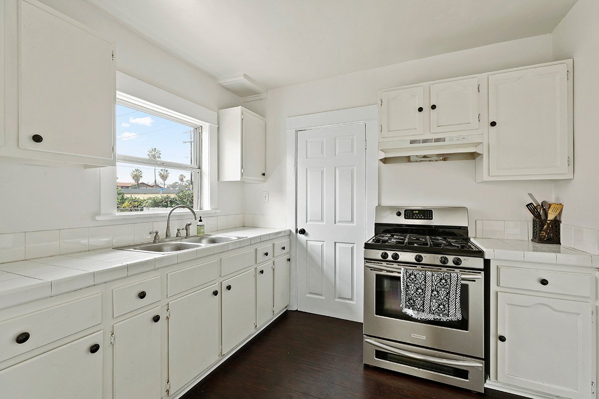 andersonreg's tweet photo. JUST LISTED!!!
1593 Pine Ave, Long Beach, CA 90813
Call For More Info: 800 784 2616
Click Here for More Details: https://t.co/lKv9vtexAr
#AndersonREG #Craftsmanbungalow #openfloorplan #laminatefloor #stainlesssteelappliances #walkincloset #driveway #longbeach #justlisted https://t.co/HCLYchDLmp