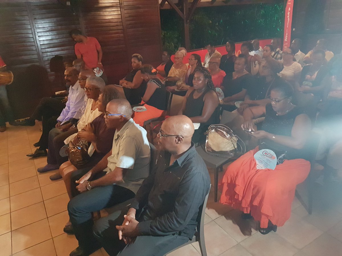 VilleduGosier's tweet photo. Présentation du programme de la 8e édition du #Gozieval par la présidente du KGK, Ghislaine Gisors, aux partenaires et sponsors https://t.co/0Qx9FjOFit