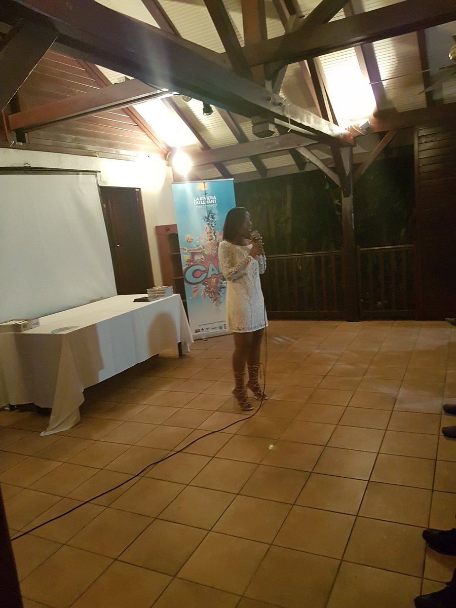 VilleduGosier's tweet photo. Présentation du programme de la 8e édition du #Gozieval par la présidente du KGK, Ghislaine Gisors, aux partenaires et sponsors https://t.co/0Qx9FjOFit