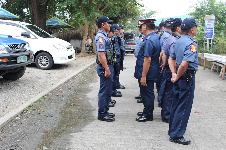 PNPBenguetPPO's tweet photo. Acting Provincial Director, PSSUPT LYNDON A. MENCIO visited Sablan MPS. PD's topic focused on Anti-illegal drug issues and internal security problems
#PDatWork
@CordilleraPNP @rwinp88 @RDPROCordillera @ProcorRpcrd https://t.co/rWEDoZXh5x
