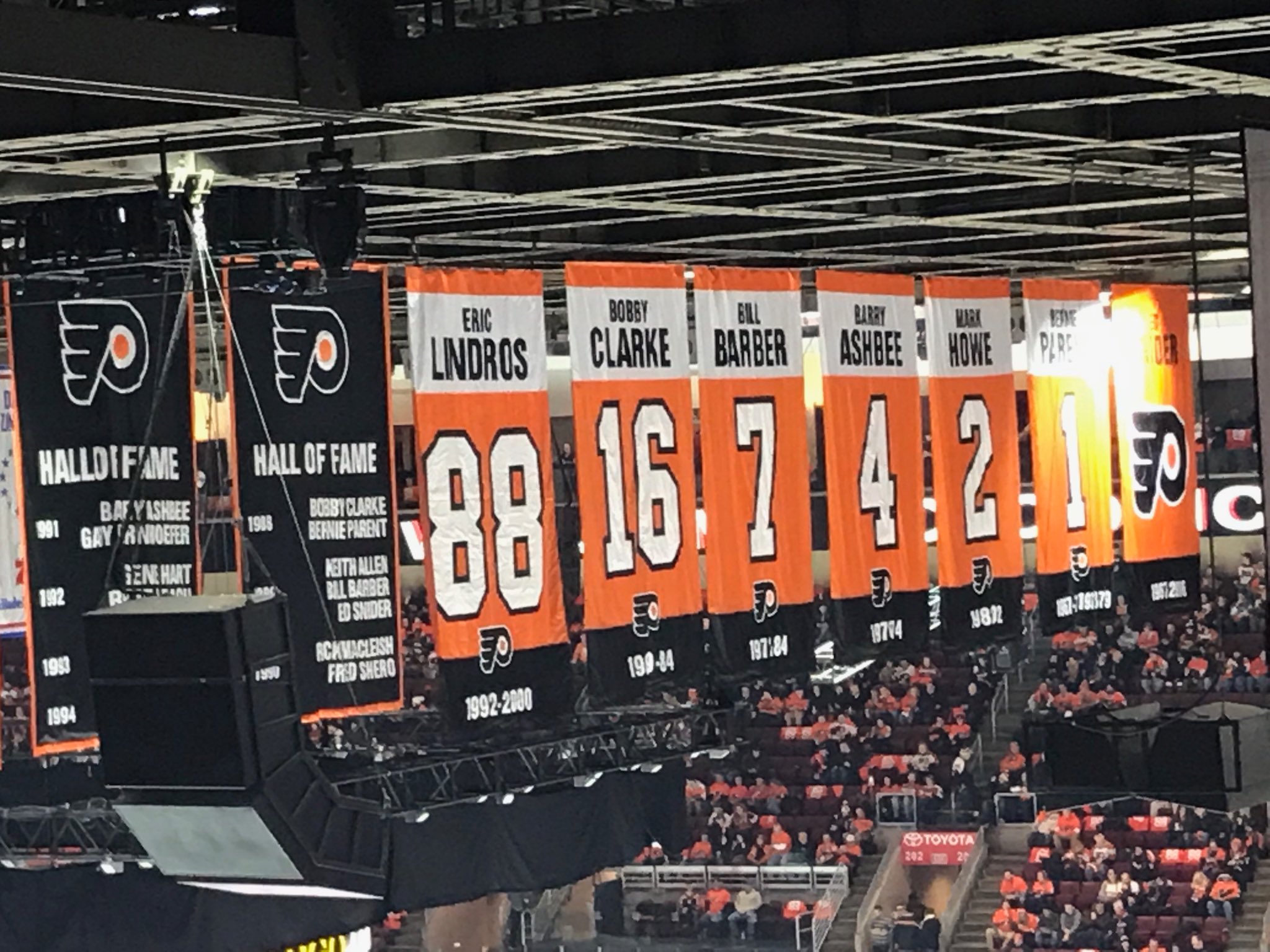 Flyers hotsell retired jerseys