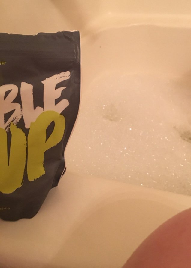 Haley_meeghan's tweet photo. Stealing some of my daughters Bubble Up for my bath tonight! Make my skin so soft!! #sulfatefree #fragrancefree #PerfectlyPosh #thebestmetime #takemorebaths https://t.co/QC7jB1ZBVp
