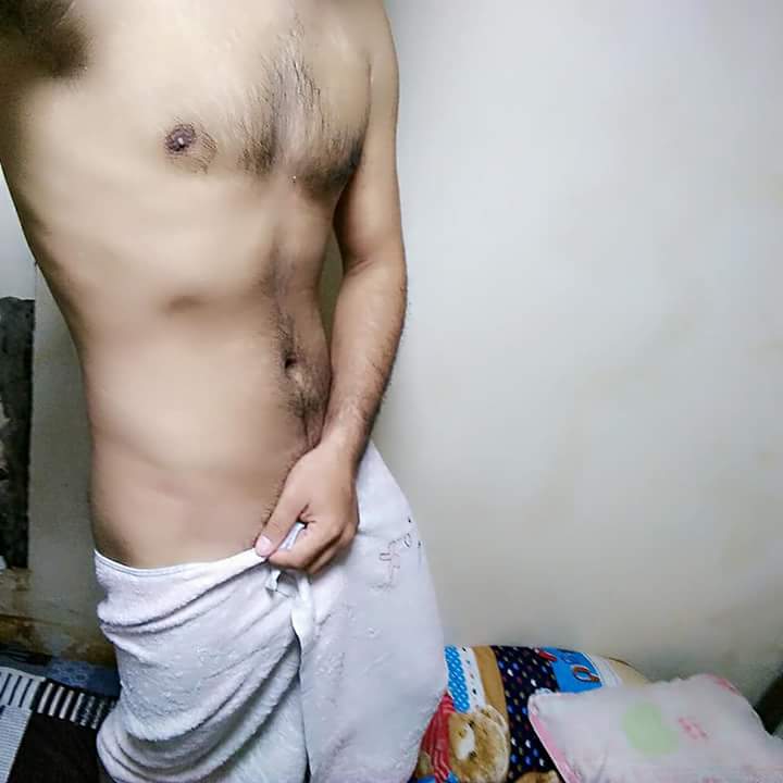 myat_2's tweet photo. ကဲတင္ပီ https://t.co/Bd1H3UfaES
