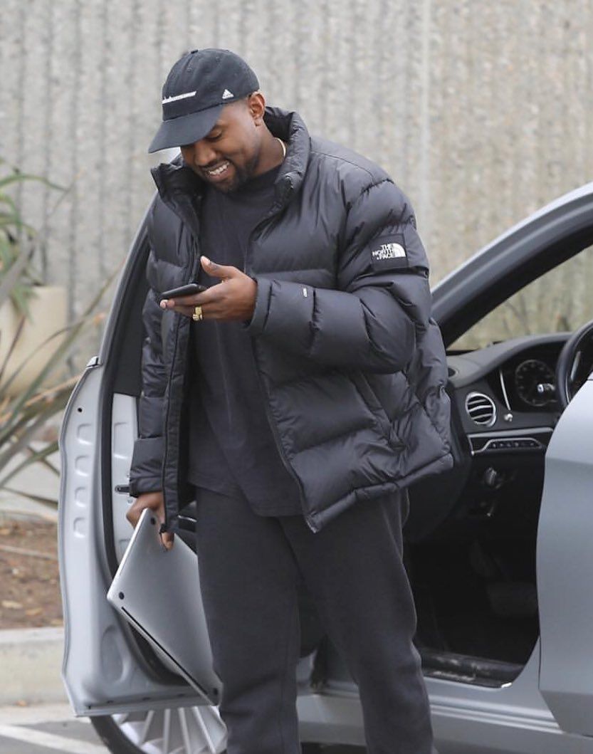 The way Kanye holds his laptop is the richest thing I’ve ever seen