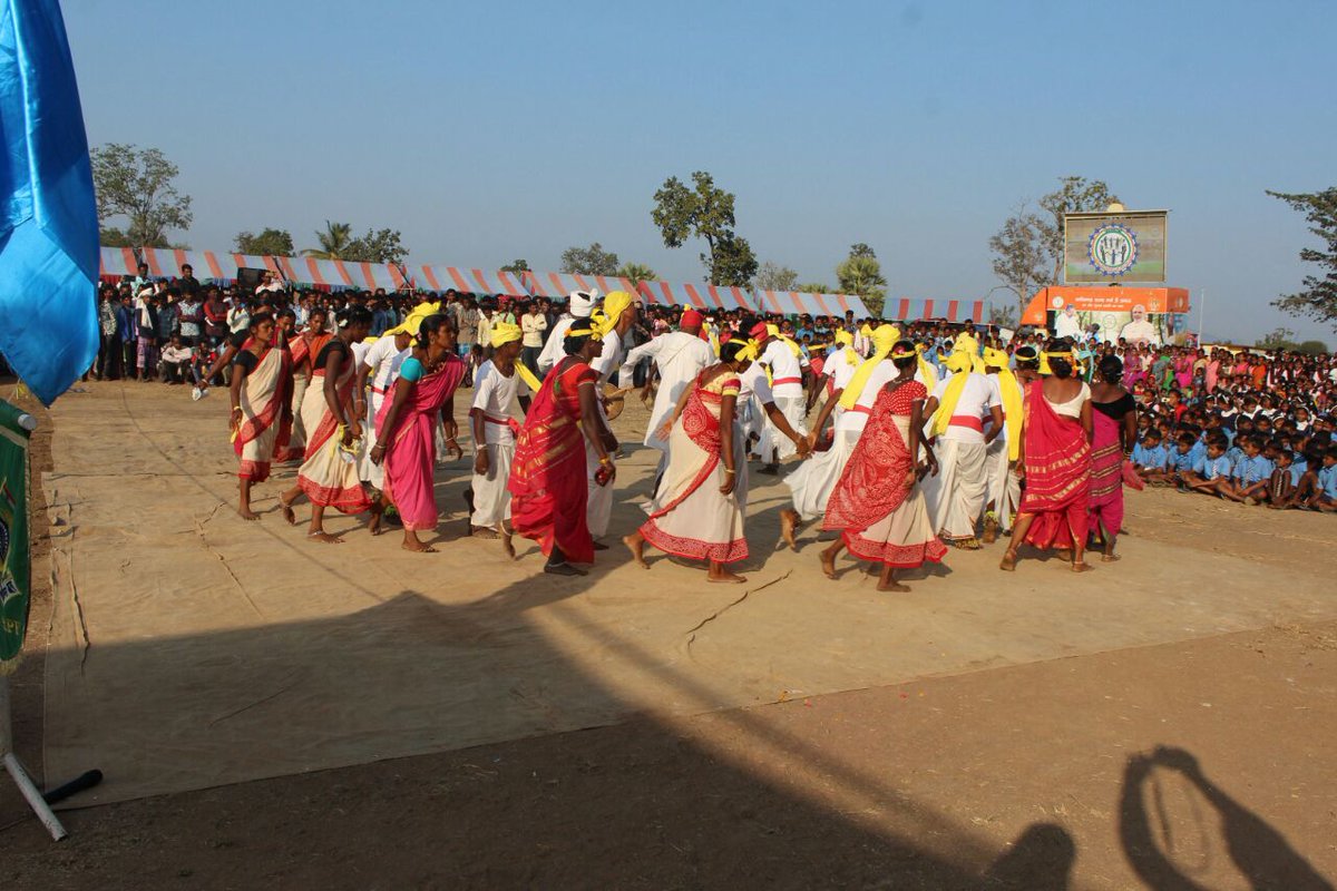crpfindia's tweet photo. 4 days festival showcasing rich Tribal Culture of #Bastar and Kabaddi Tournament amongst 45 teams from remote areas of #Bijapur. Overwhelming response of tribals to #SAMPARKMAHOTSAV by #229Bn is the real blow to maoists and indicative of the weakening clutches of maoist fear. https://t.co/1uSutcE3WY