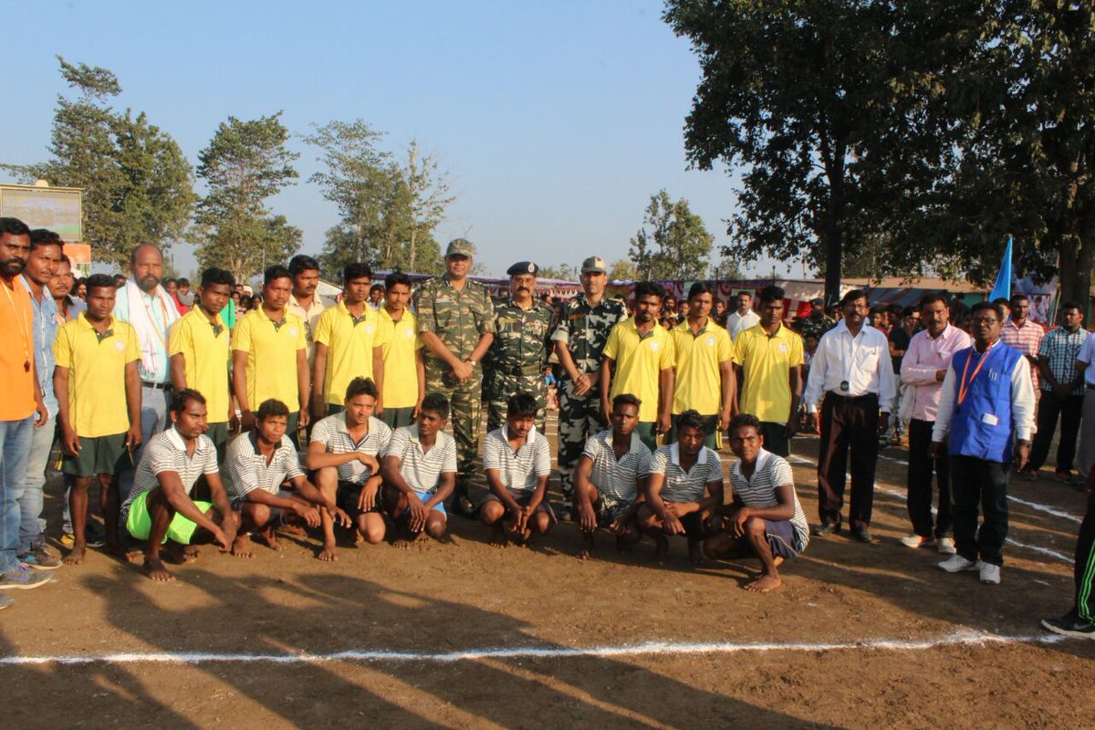 crpfindia's tweet photo. 4 days festival showcasing rich Tribal Culture of #Bastar and Kabaddi Tournament amongst 45 teams from remote areas of #Bijapur. Overwhelming response of tribals to #SAMPARKMAHOTSAV by #229Bn is the real blow to maoists and indicative of the weakening clutches of maoist fear. https://t.co/1uSutcE3WY