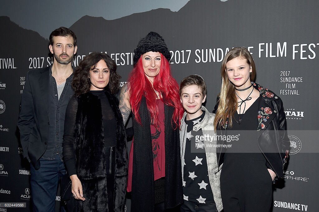 itsPeterDacunha's tweet photo. This time last year at Sundance with these awesome people @jonathan_watton @Brownnmiss @JovankaVuckovic @peyton_kennedy @sundancefest https://t.co/JpRMXZrPAJ